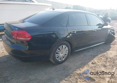 2015 Volkswagen Passat 1.8T S из США, поврежденный, VIN 1VWAS7A38FC063559